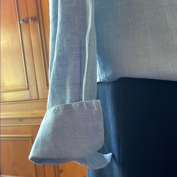 Paul Stuart 💯 Linen Button-Down Shirt with Elegant Turn-Back Cuffs in XS - Picture 4 of 11